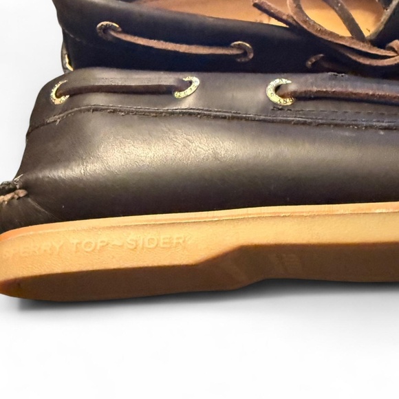 Sperry Gold Cup™ Authentic Original™ 2-Eye Boat Shoe (sz 7.5 M / 9 W) - Picture 3 of 8